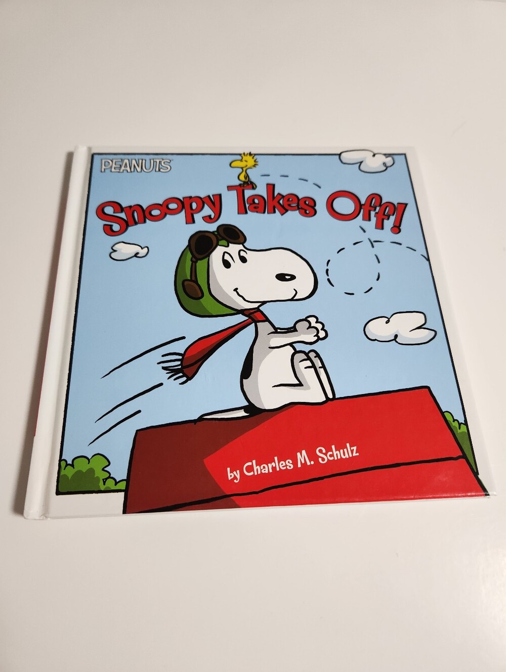 🎈 Snoopy Takes Off Book Peanuts